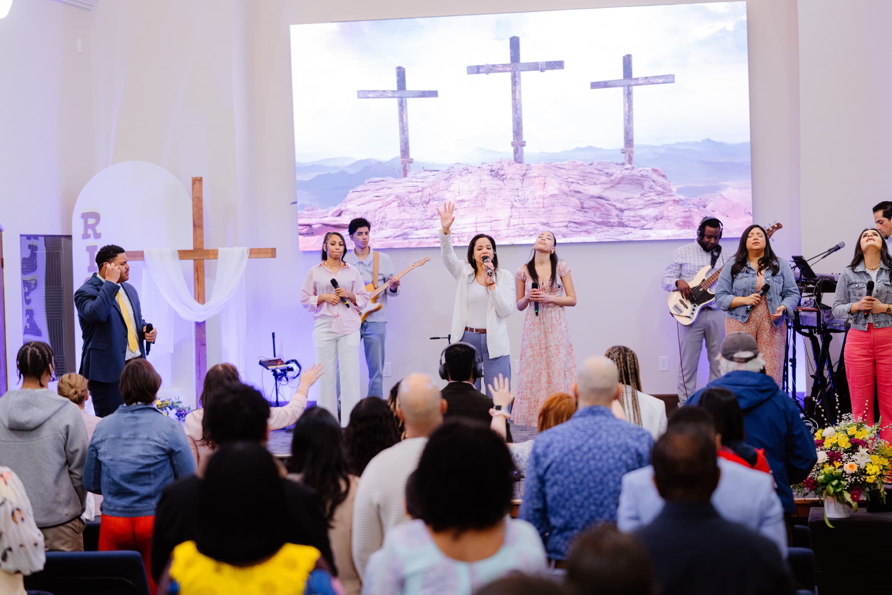Worship at GracePoint Church